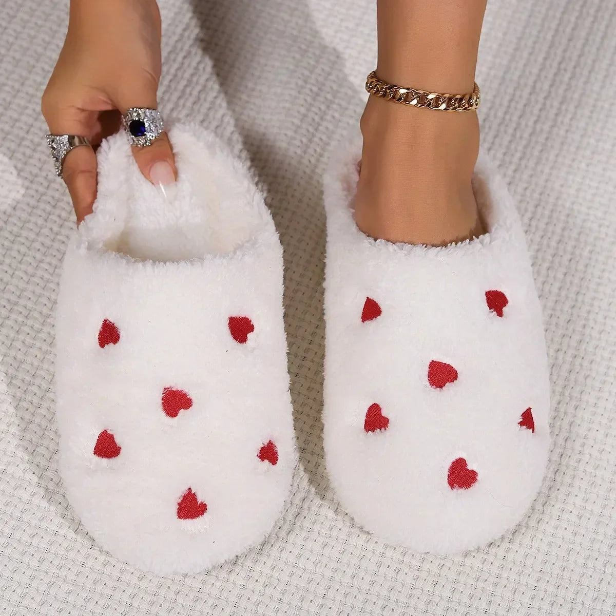 Women's Carpet Soft Bottom Mute Shoes Heart-Shaped Light Living Room Shoes Winter Indoor Comfortable Cute Silent Love Slippers