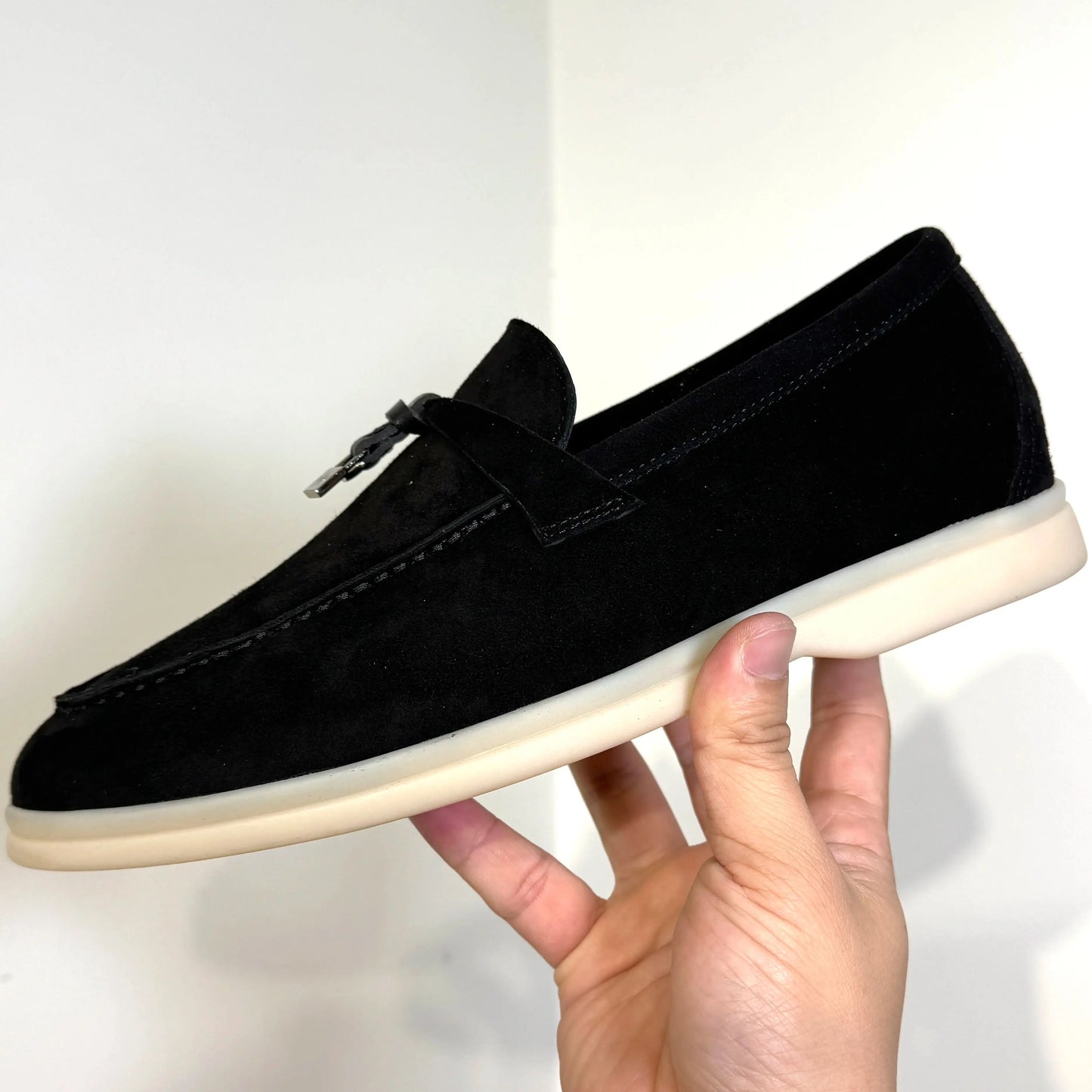 Suede Leather Loafers for Women Summer Walk Designer Flat Shoes Fashion Causal Moccasines Metal Pendant High Quality Comfortable