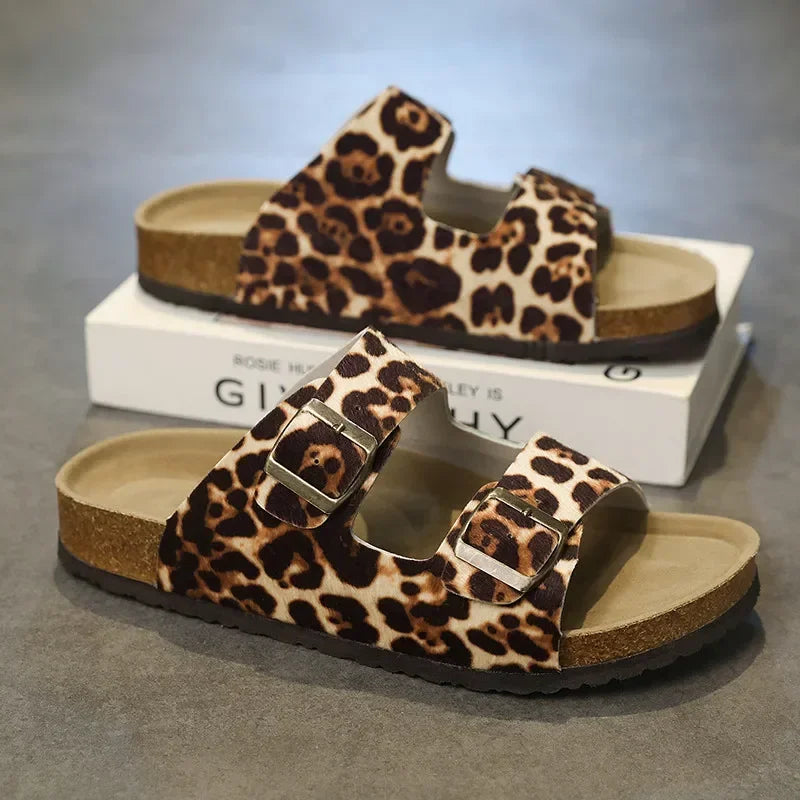 Summer Outdoor Slippers for Men Fashion Comfortable Soft Flat Sandals Men Non-slip Casual Slides Slippers Man sandalias hombre