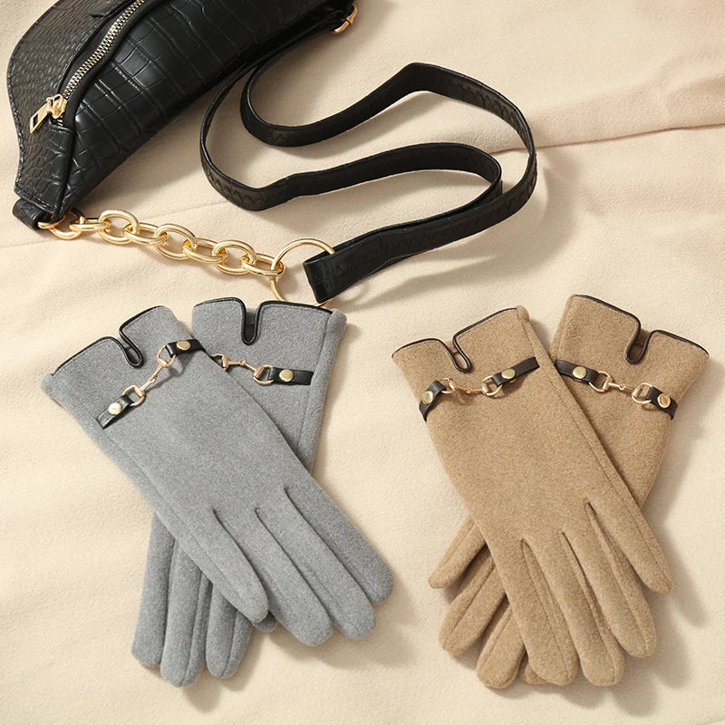 Derong Gloves Women's Winter Velvet Warm Metal Chain Embellishment Suitable for Driving and Cycling a Pair of Touch Screen Gloves