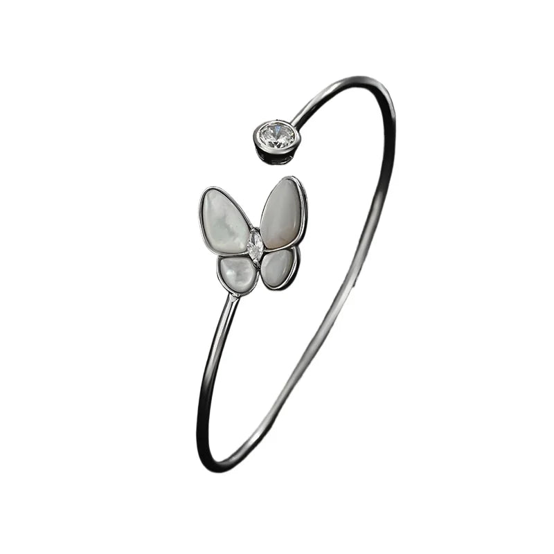 Fashionable and Highend Butterfly Opening Bracelet with Adjustable Hand Accessories