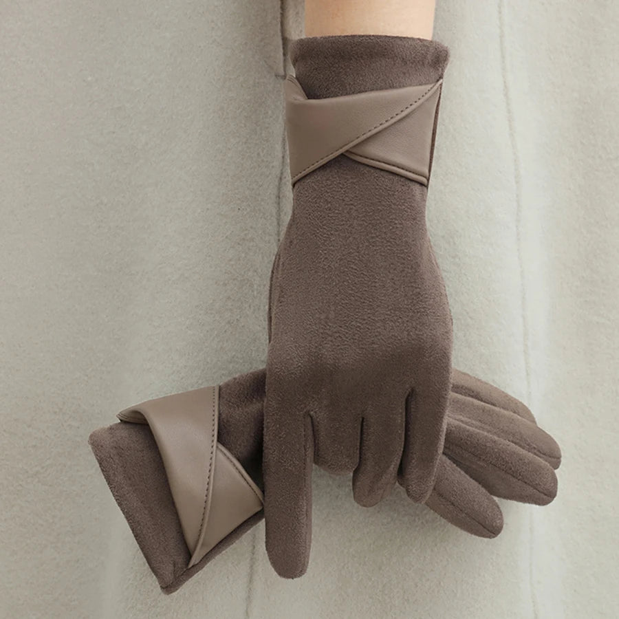 Korean version of warm gloves for women's winter fashion, simple temperament, and velvet anti cold touch screen riding windproof