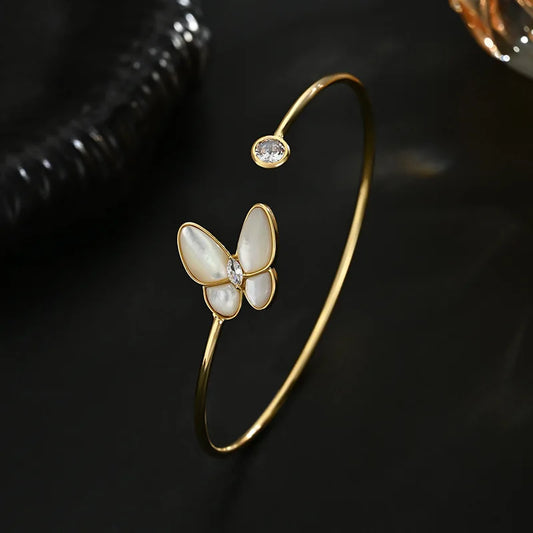 Fashionable and Highend Butterfly Opening Bracelet with Adjustable Hand Accessories